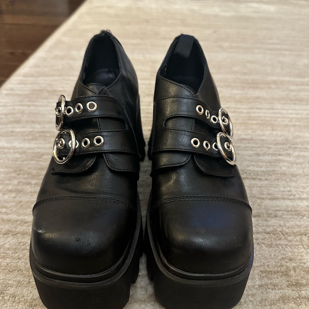 Black Leather Lamoda Platform Shoes with Buckles
